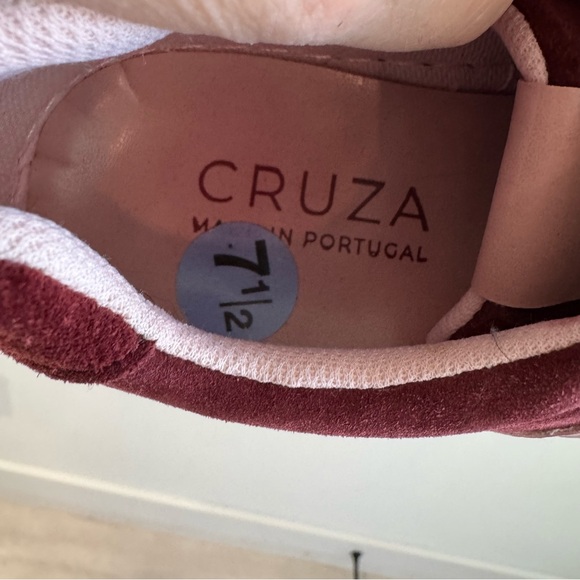Cruza Burgundy Suede Low Top Sneakers Size 38 - Picture 7 of 7